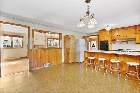 38 Dillon St, Chicopee, MA 01013 photo 7