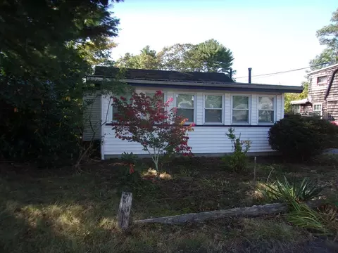 22 Fearing St, Wareham, MA 02532