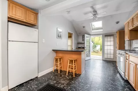 22 Fearing St, Wareham, MA 02532 photo 4