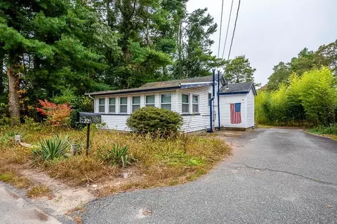 22 Fearing St, Wareham, MA 02532 photo 2