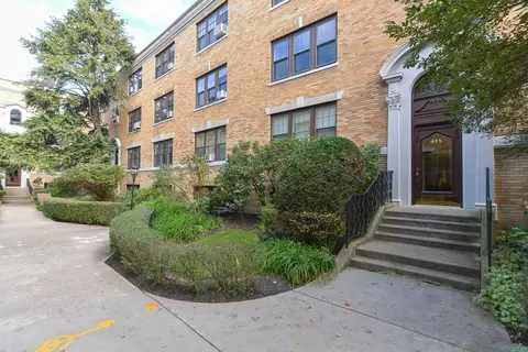 411 Washington St #1B, Brookline, MA 02446