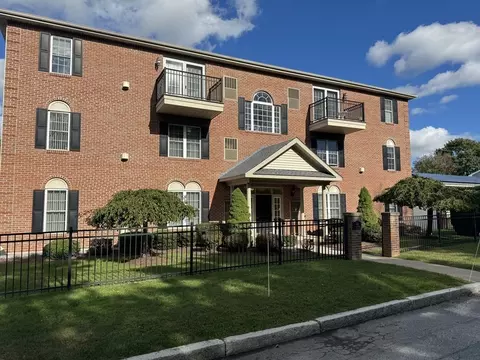 968 Geraldine #2C, New Bedford, MA 02744