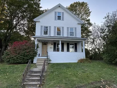 96 Mechanic St, Spencer, MA 01562