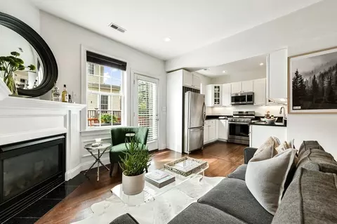 289 W 2nd St #3, Boston, MA 02127