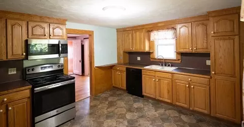 176 Center St, Ashburnham, MA 01430 photo 5