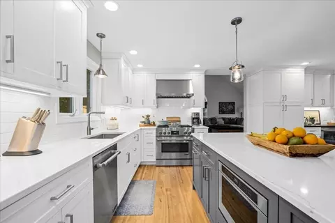 22 Wildflower Dr, Sutton, MA 01590 photo 6