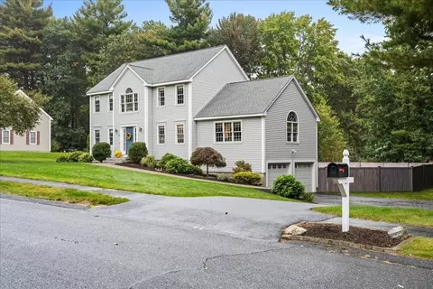 22 Wildflower Dr, Sutton, MA 01590 photo 2