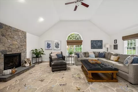 22 Wildflower Dr, Sutton, MA 01590 photo 14