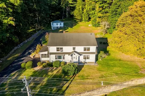 16 Main St, Sturbridge, MA 01566