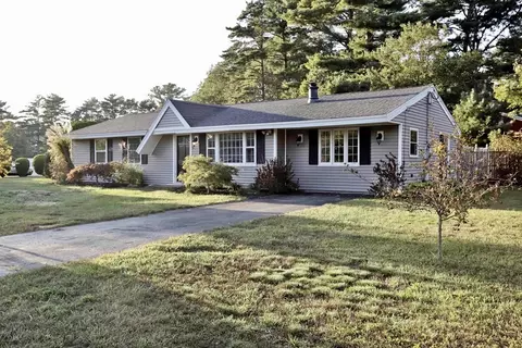 5 Acoaxet Ln, Wareham, MA 02576
