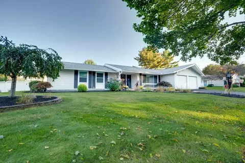 9 Jones Rd, Peabody, MA 01960