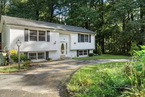 8 Amber Rd, Holland, MA 01521