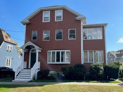 11 Dalton Pkwy, Salem, MA 01970