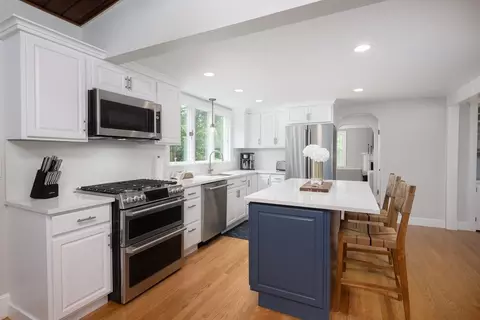 362 Webster St, Hanover, MA 02339 photo 3