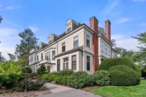 100 Pond St #3, Boston, MA 02130