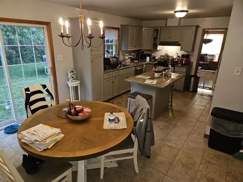 9 Sandra Ln, Fairhaven, MA 02719 photo 11