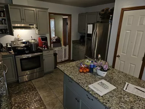 9 Sandra Ln, Fairhaven, MA 02719 photo 13