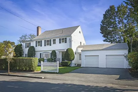 8 Nason Rd, Swampscott, MA 01907