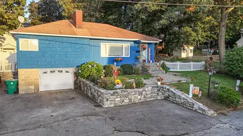 30 Stewart St, Lowell, MA 01851