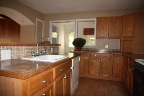 104 Orpheum Ave, Springfield, MA 01118 photo 3