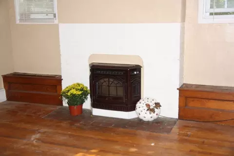 104 Orpheum Ave, Springfield, MA 01118 photo 2
