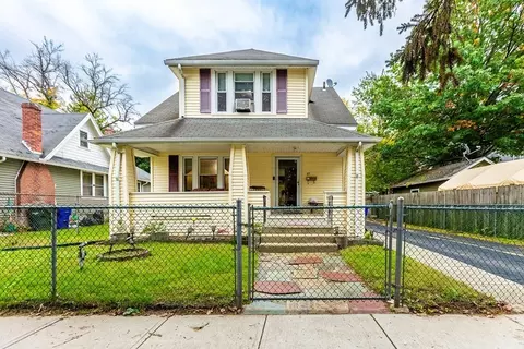 37 Alberta St, Springfield, MA 01108