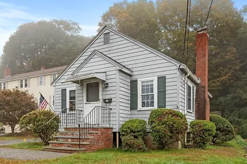 9 Garfield Ave, Danvers, MA 01923