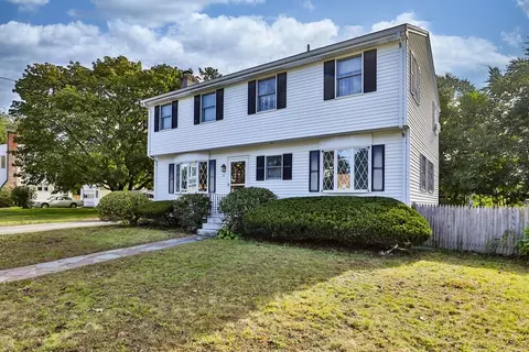 6 Hope Ln, Woburn, MA 01801