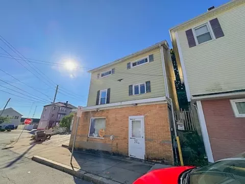 541 Tecumseh St, Fall River, MA 02721 photo 3