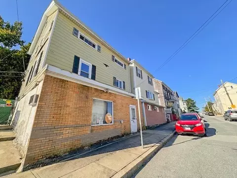 541 Tecumseh St, Fall River, MA 02721 photo 2