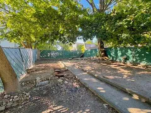 541 Tecumseh St, Fall River, MA 02721 photo 4