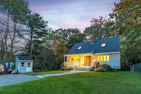 13 Iriquois Dr, Ashburnham, MA 01430