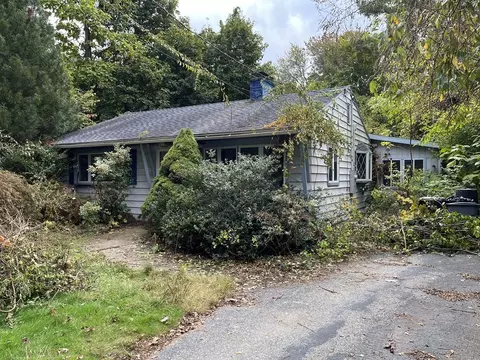 78 Lowell St, Woburn, MA 01801