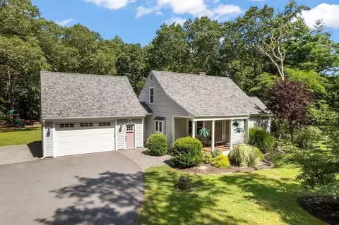 121 Howland Rd, Lakeville, MA 02347