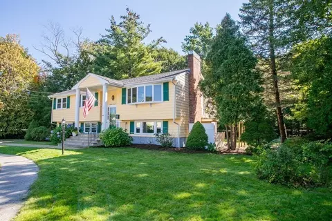 44 Rogers Cir, Braintree, MA 02184