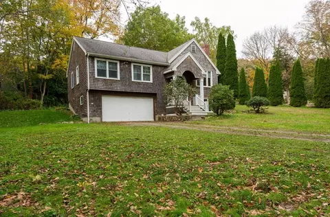 18 Lincoln St, Gloucester, MA 01930