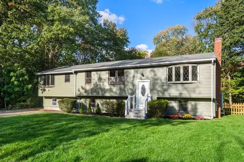 3 Beers Ave, Norwell, MA 02061