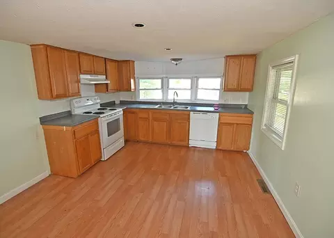62 Alice Ave, Wareham, MA 02538 photo 3