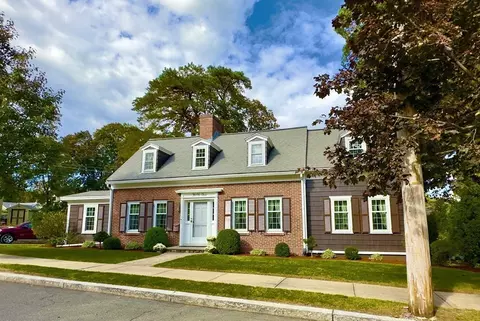 35 Pine St, Melrose, MA 02176