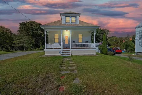 34 Marvel St, Taunton, MA 02780