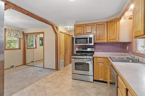 14 Seconset St, Worcester, MA 01602 photo 28