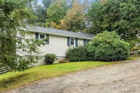 14 Seconset St, Worcester, MA 01602 photo 3