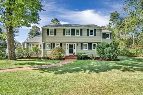 43 Barton Rd, Stow, MA 01775