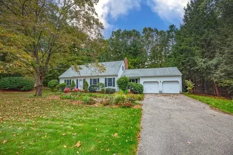 477 Wolf Swamp Rd, Longmeadow, MA 01106