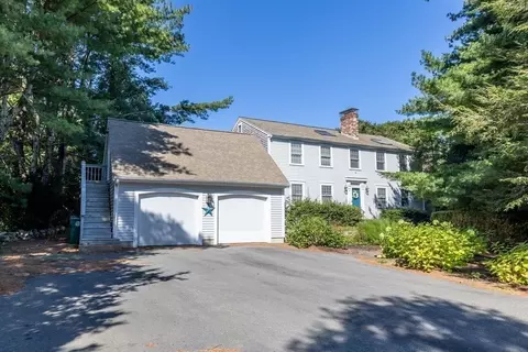 10 Huckleberry Way, Marion, MA 02738