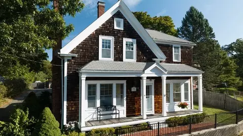 22 Eldridge Ct, Hingham, MA 02043