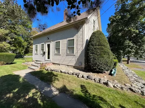 10 Prince Pl, Danvers, MA 01923 photo 2