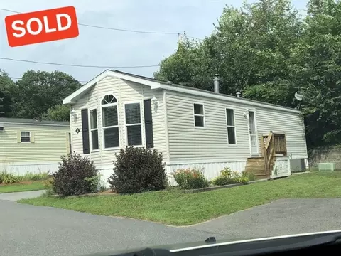 6 Mason St #11, Pepperell, MA 01463