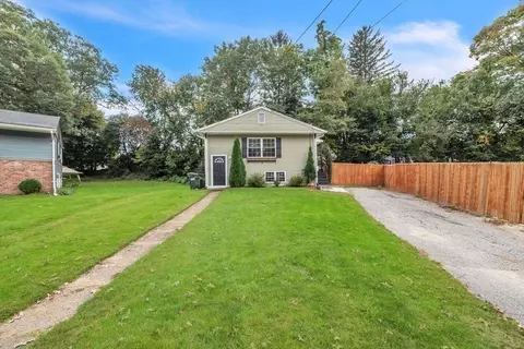 5 Oak Tree Ln, Webster, MA 01570 photo 2