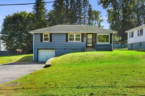 9 Butler St, Worcester, MA 01607 photo 2